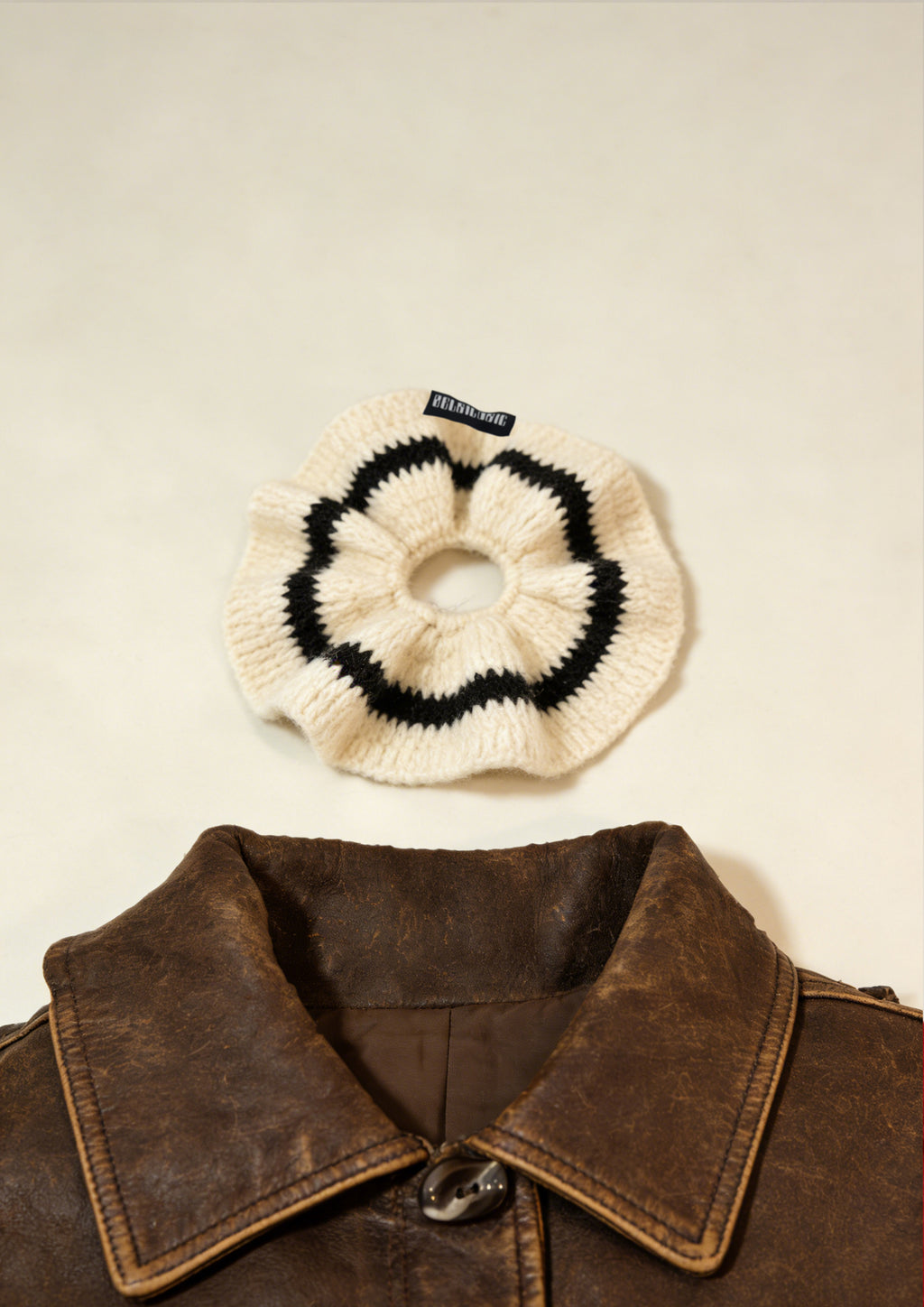 Chouchou extra large en mohair tricoté simple épaisseur | Beige et noir 